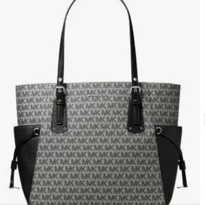 Michael Kors Voyager tote NWT